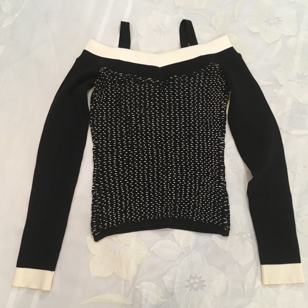 Black and White Off-Shoulder Women's Top - Picture 2 of 4